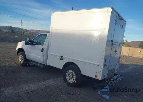 2015 Ford F-250 Xl z USA, uszkodzony, nr VIN 1FDBF2B60FED21631